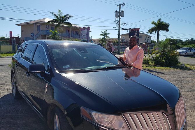 Luxury MKT Town Car Private Roundtrip Transfer - Key Points