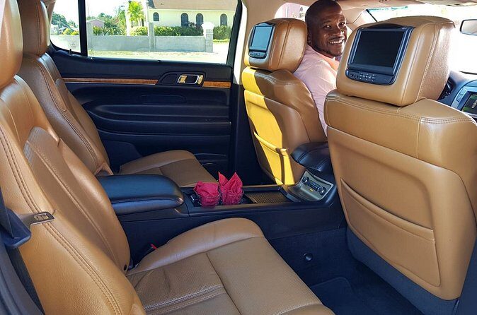 Luxury MKT Town Car Private Roundtrip Transfer - FAQs About the Luxury MKT Town Car Transfer