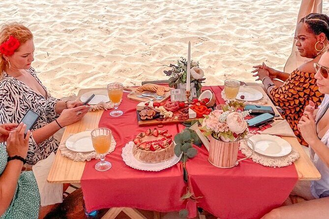 Luxury picnic on the beach - An In-Depth Look at the Luxury Beach Picnic