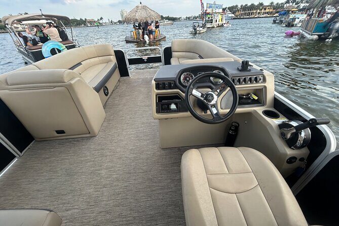 Luxury Pontoon Boat Rentals in Fort Lauderdale - An In-Depth Look at the Fort Lauderdale Pontoon Experience