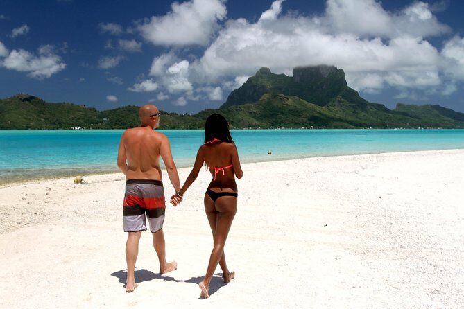 LUXURY PRIVATE Catamaran : Full-Day Sail & Polynesian Motu Lunch - Sailing and Scenic Views