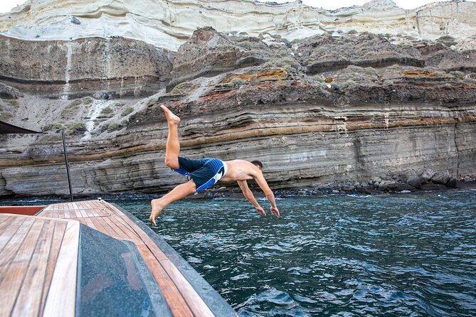 Luxury Private Power Catamaran Tour in Santorini - Meeting and Pickup Details