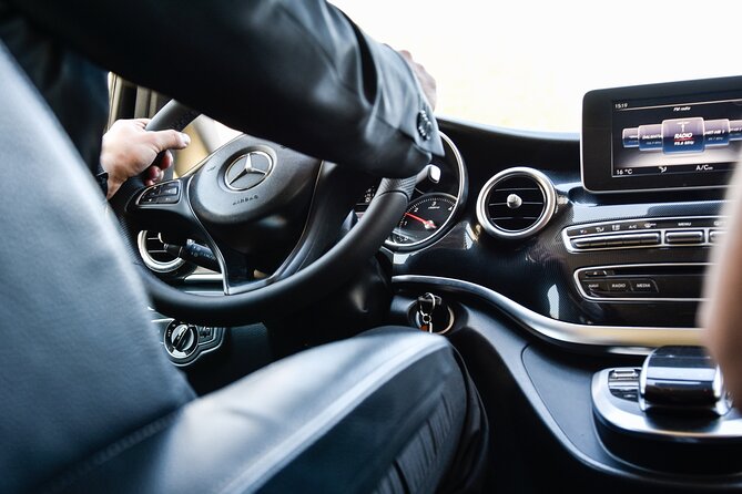 Luxury Private Transfer: Split Town to Split Airport - Pickup and Drop-off Arrangements