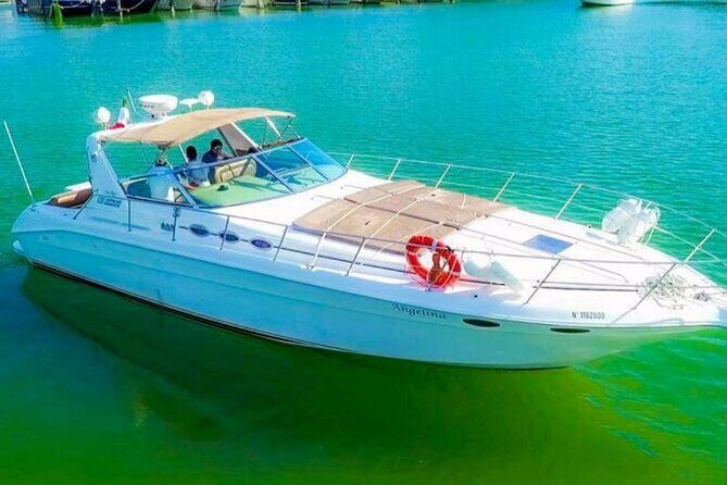 Luxury Private Yacht Rental by the Turquoise Waters of the Caribbean. - A Luxurious Day on the Caribbean Waters: Private Yacht Tour Review