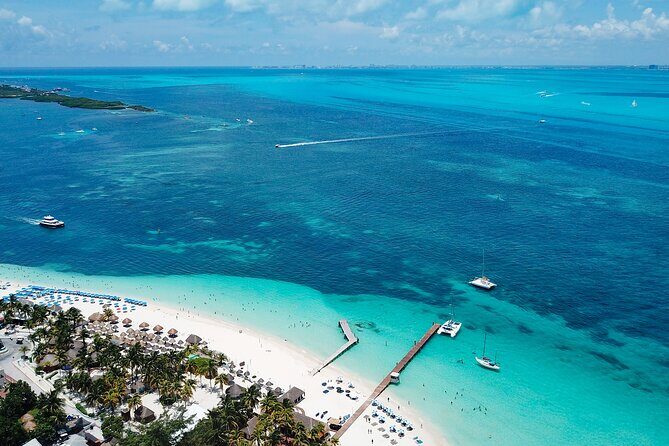 Luxury Sailing Experience to Isla Mujeres with Lunch & Open Bar - A Stylish Departure to Isla Mujeres