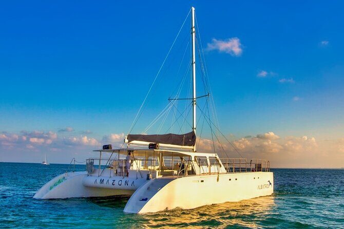 Luxury Sailing to Isla Mujeres with Lunch and Premium Open Bar - FAQ