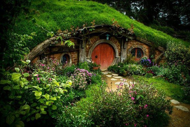Luxury Small group tour from Auckland to Hobbiton Movie Set - Additional Tours and Comparisons