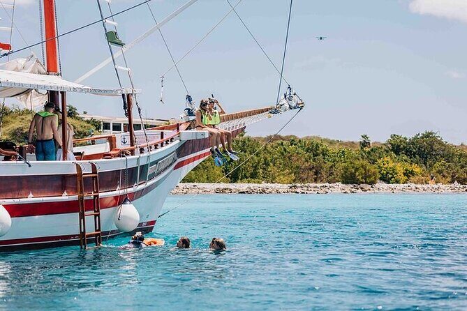 Luxury snorkel trip on a spacious wooden schooner and local lunch - An Authentic Bonaire Experience from Start to Finish