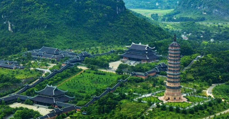 Luxury Tour Bai Dinh-Trang An-Mua Cave Limo Bus-Buffet Lunch - Trang An Boat Trip