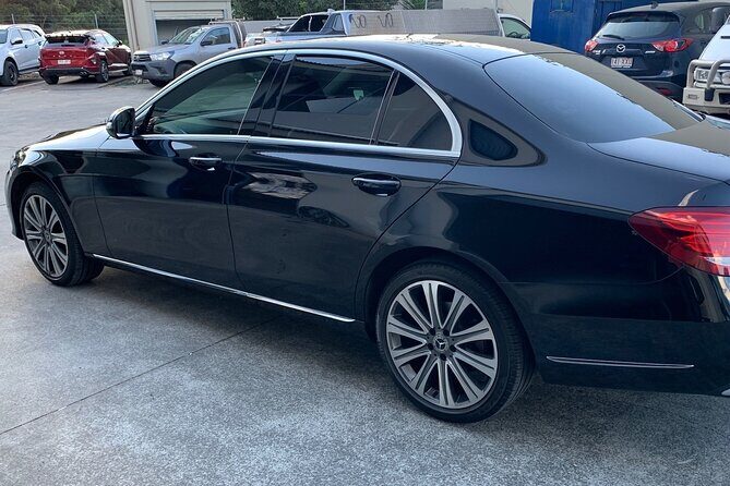 Luxury Vehicle Transfer Brisbane Airport to Gold Coast Hotels - Meeting Point and Pickup