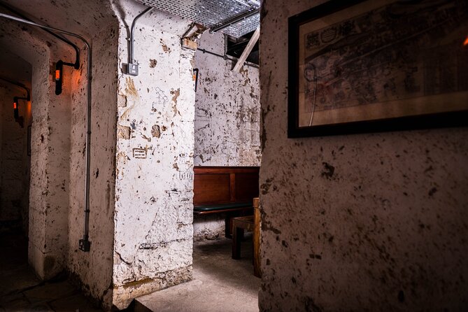 Luxury Whisky Tasting in Edinburghs Underground Vaults - Meet Your Hosts