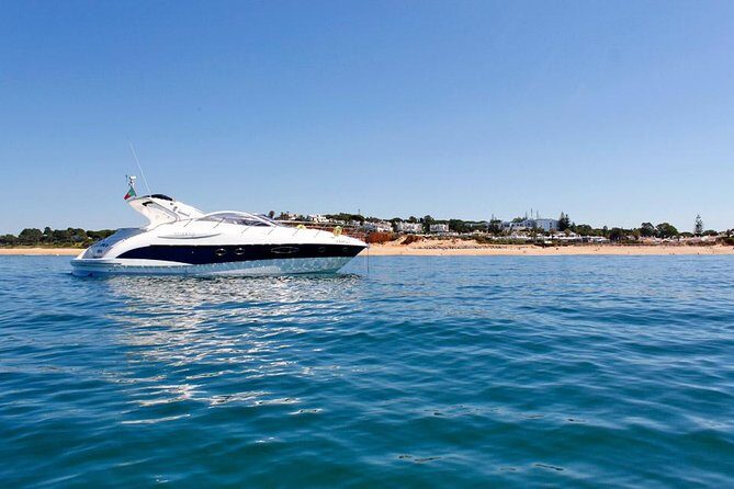 Luxury Yacht Rental with crew - Key Points