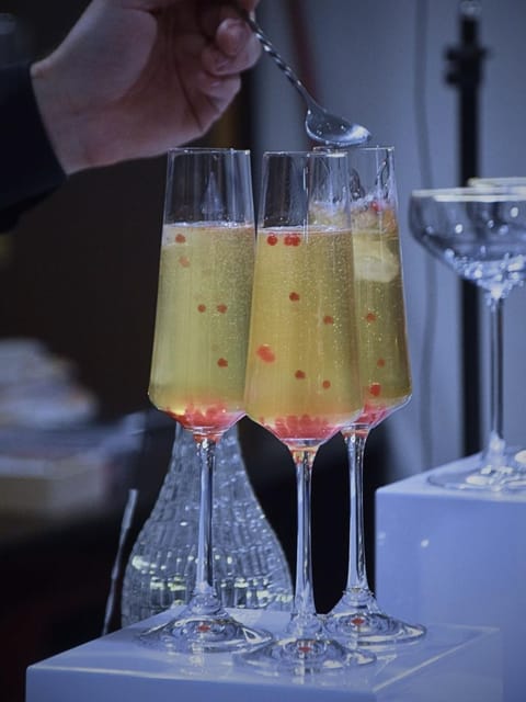 Lyon: Cocktails at Home Creation and Tasting Workshop - Ask Away