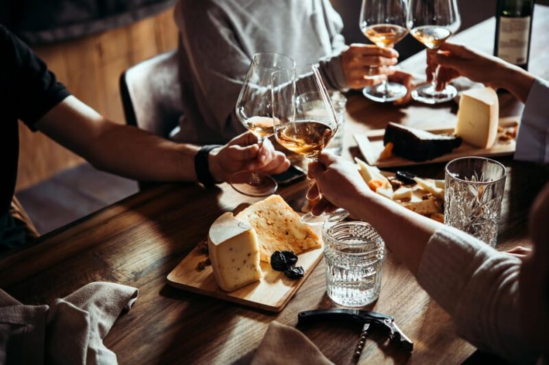 Lyon Croix-Rousse: Wine Tasting & Vinyl Record Tour - Key Points