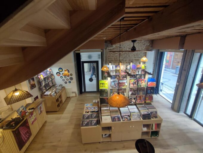Lyon Croix-Rousse: Wine Tasting & Vinyl Record Tour - Frequently Asked Questions
