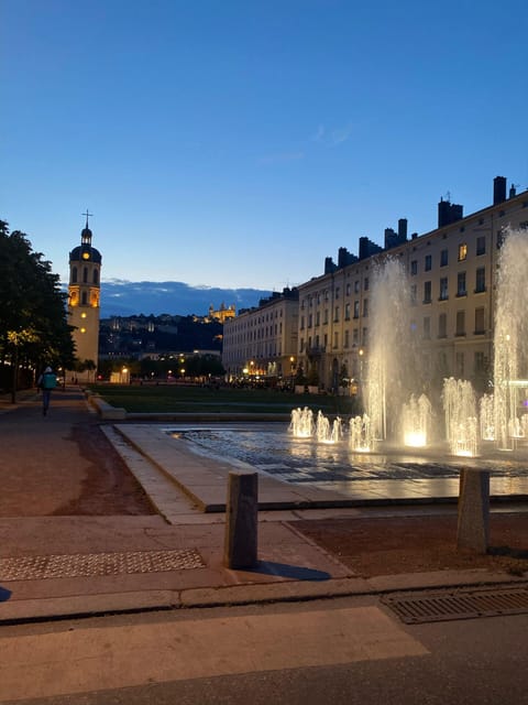 Lyon: Festival of Lights Tour - Culinary Tasting Stop