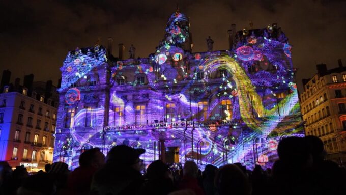 Lyon: Festival of Lights Tour - Captivating Displays