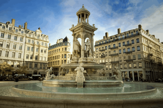 Lyon: Guided Tour of Lyon - Tour Duration and Price