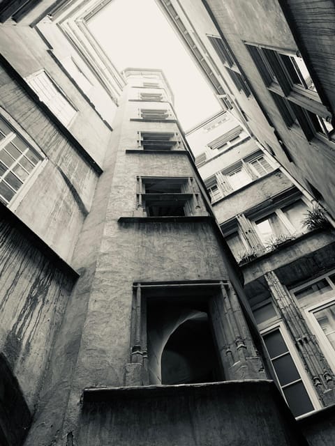 Lyon: Private Walking Tour of Traboules in the Old Town - Participant Requirements and Recommendations