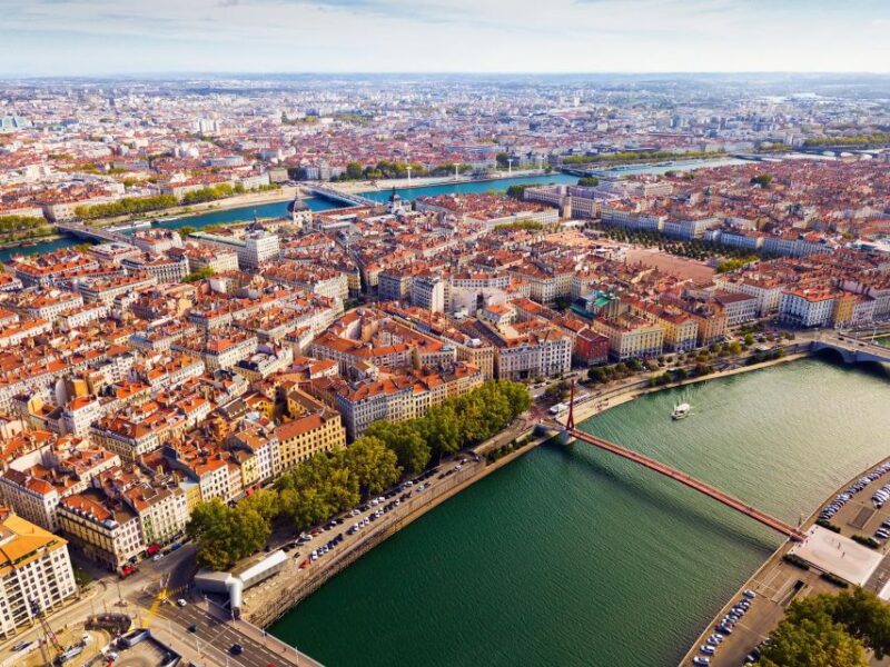 Lyon: Private Walking Tour of UNESCO Old Districts - Key Points