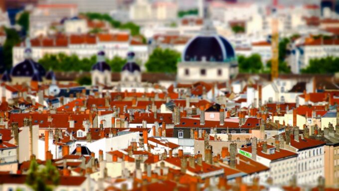 Lyon: Private Walking Tour of UNESCO Old Districts - Visiting the Guignol Puppet Museum