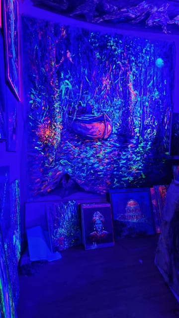 Lyon: Tarot Reading and Neon Painting Workshop - Booking Information