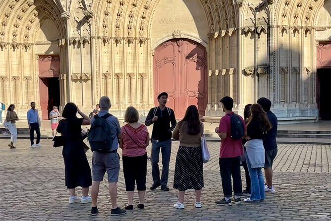 Lyon's History and Must-Sees with a Local! (English Walking Tour) - A Closer Look at the Itinerary
