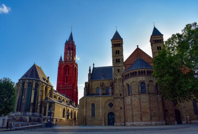 Maastricht: Day Trip From Amsterdam With 3 Country Point - Customer Experiences