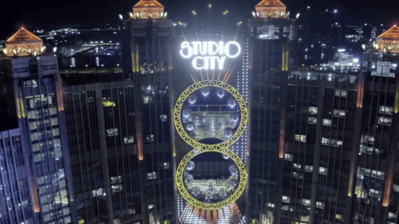 Macau: Golden Reel Figure-8 Ferris Wheel Ticket - Key Points