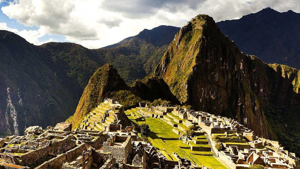 Machu Picchu Private: Exclusive Adventure From Cusco + Lunch - Prohibited and Recommended Items