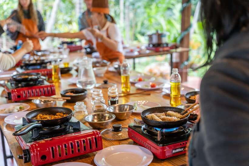 Mad Monkey Hoi An Cooking Class & Bamboo Boats - Afternoon Tour Option