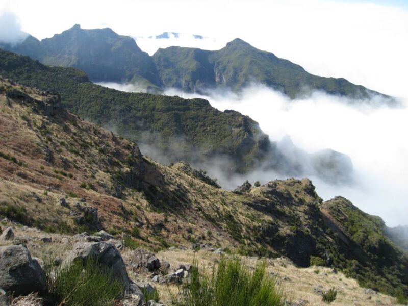Madeira: Full-Day Pico Ruivo / Achada do Teixeira Walk - The Experience in a Nutshell