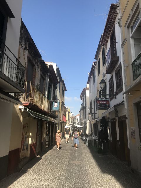 Madeira: Guided Foodie Walking Tour With Tastings and Wine - Artisanal Chocolate Tasting