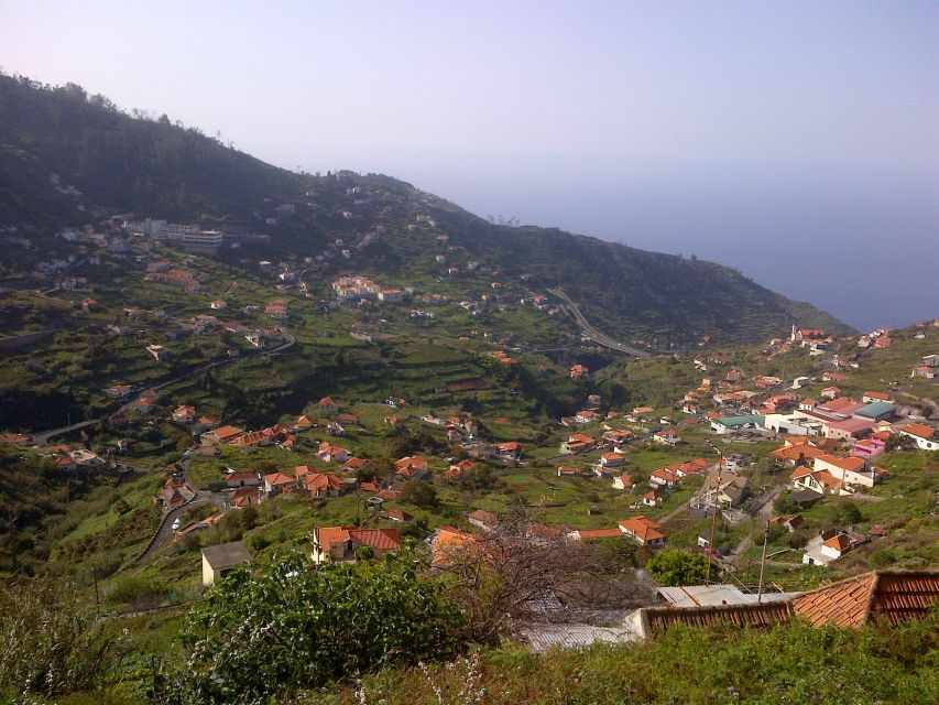 Madeira: Levado Do Norte 2-Hour Hiking Tour - Tour Inclusions and Exclusions