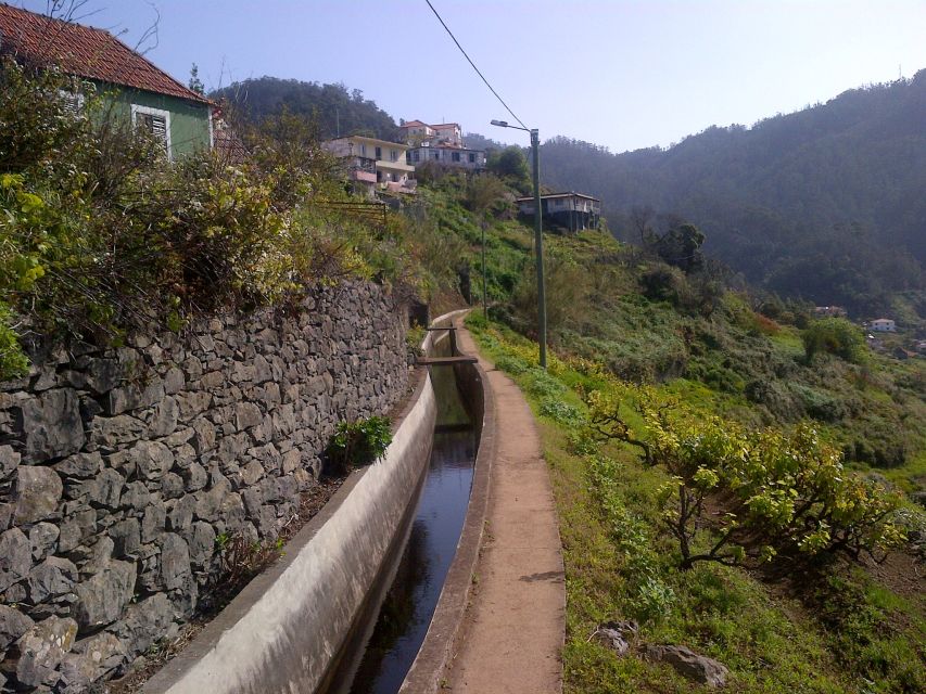 Madeira: Levado Do Norte 2-Hour Hiking Tour - Important Tour Information