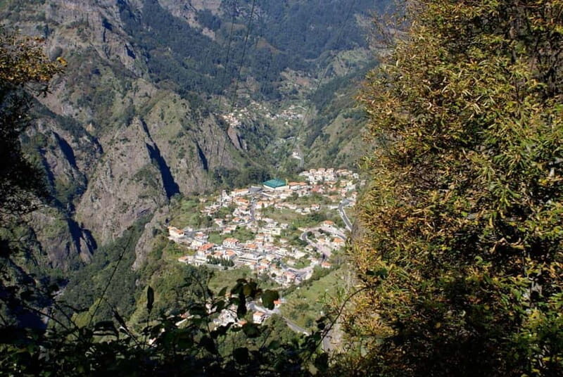 Madeira: Nuns Valley and Câmara de Lobos Half-Day Tour - Exploring Madeira’s Natural Beauty and Culture