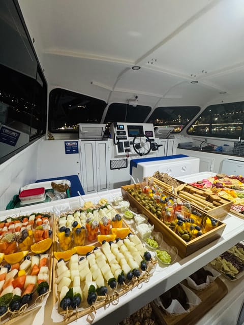 Madeira: Pre-Sell New Years Eve - Fireworks at Sea 2025/26 - The Experience from a Traveler’s Perspective