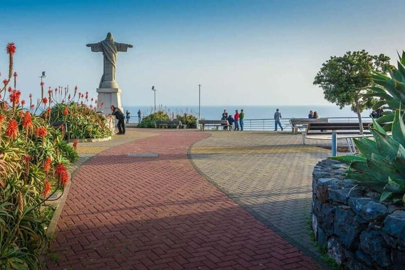 Madeira: Sunday Market Tour with Cristo Rei Viewpoint - A Genuine Look at the Tour Experience