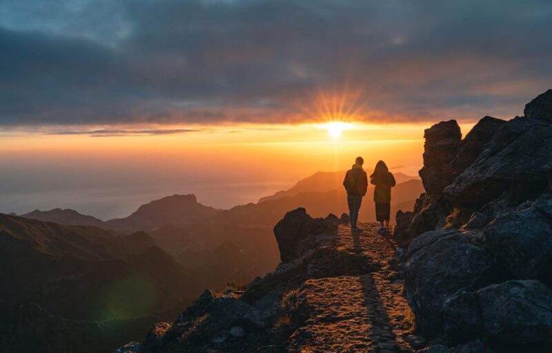 Madeira: Sunrise Experience and Hike with Guide & Pickup - Key Points
