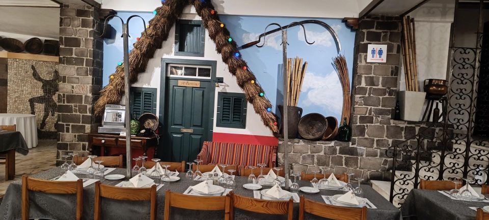 Madeira : Typical Evening With Folk Dancing Entertainment - Key Points