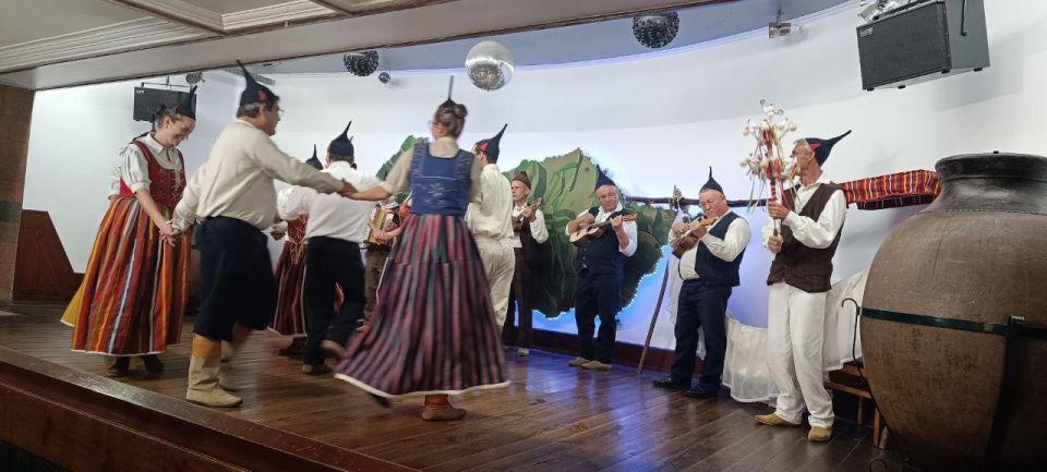 Madeira : Typical Evening With Folk Dancing Entertainment - Authentic Folk Dancing