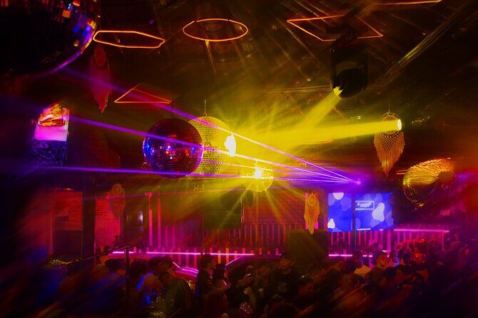 Madness tour bar crawl Playa del carmen open bar - Frequently Asked Questions