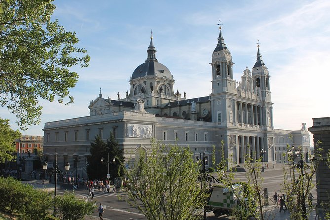 Madrid 2 Hours Private Walking Tour With Guide - Visiting the Congress of Deputies