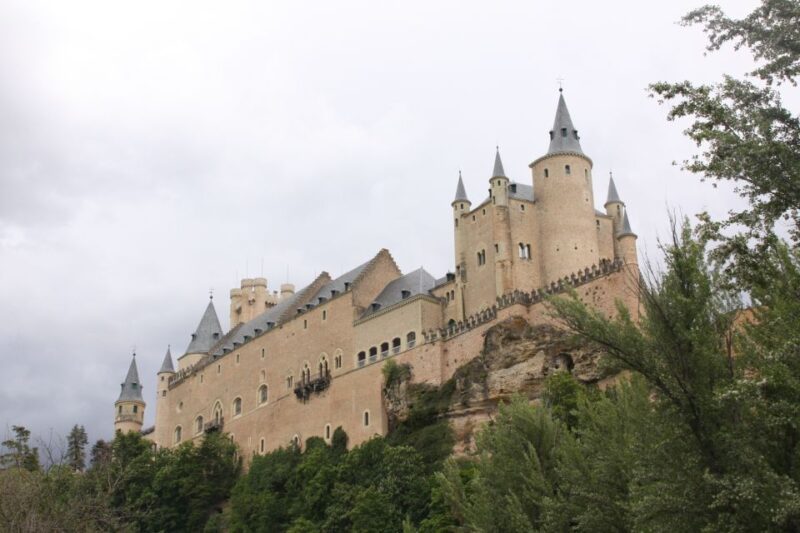 Madrid: Avila and Segovia Day Trip With Tickets to Monuments - Itinerary Highlights