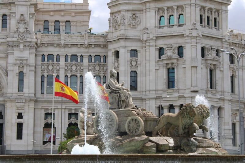 Madrid: Big Bus Hop-On Hop-Off Tour With Live Guide - Good To Know