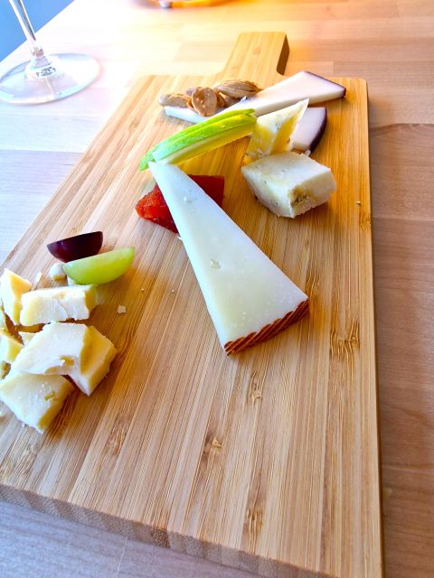 Madrid: Cheese Tasting With Wine Pairing. - Preparing for the Tasting