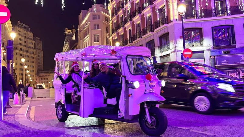 Madrid: "Christmas Tuk Tuk. Luxury Lights and Joy Ride" - The Value of This Experience