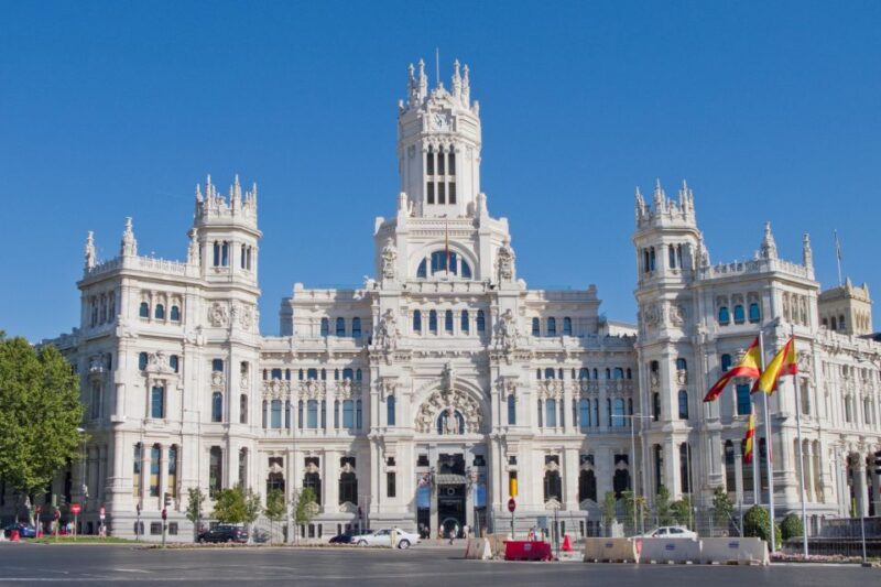 Madrid: Cibeles Rooftop & Retiro Park Guided Walking Tour - Break Time