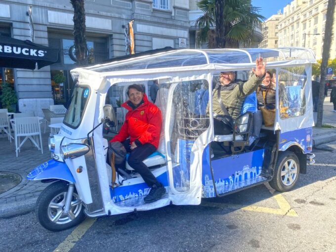 Madrid: Electric Tuk Tuk City Tour With Barrio De Las Letras - Comfortable and Customizable Tuk Tuk Ride