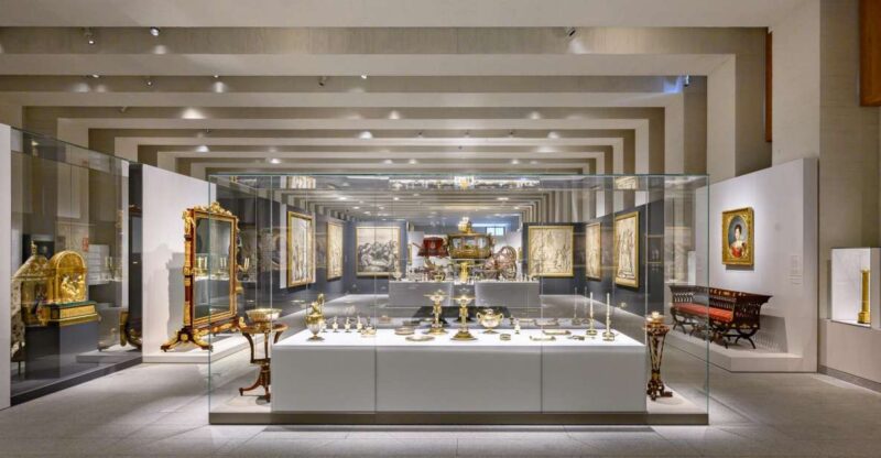 Madrid: Gallery of the Royal Collections and Royal Palace - Access and Amenities